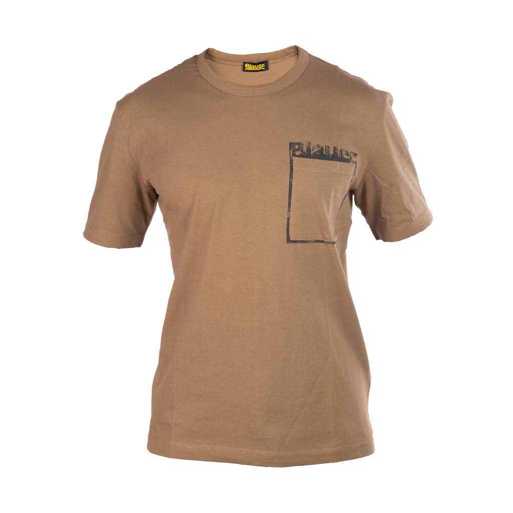 T-SHIRT UOMO BLAUER CON TASCHINO FRONTALE E MAXI STAMPA SUL RETRO - Colori disponibili: 2
