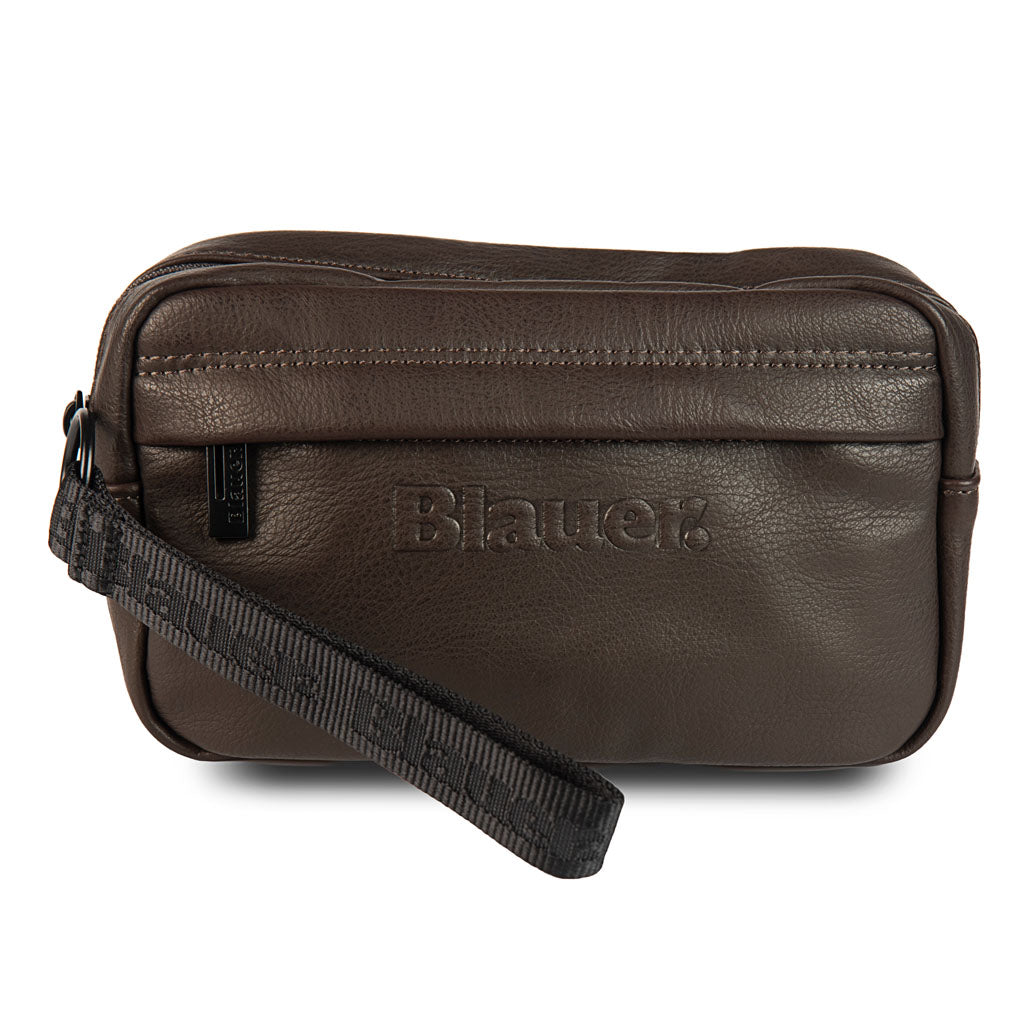 POCHETTE UOMO BLAUER IN ECOPELLE CON LOGO IN RILIEVO - COL. MARRONE SCURO