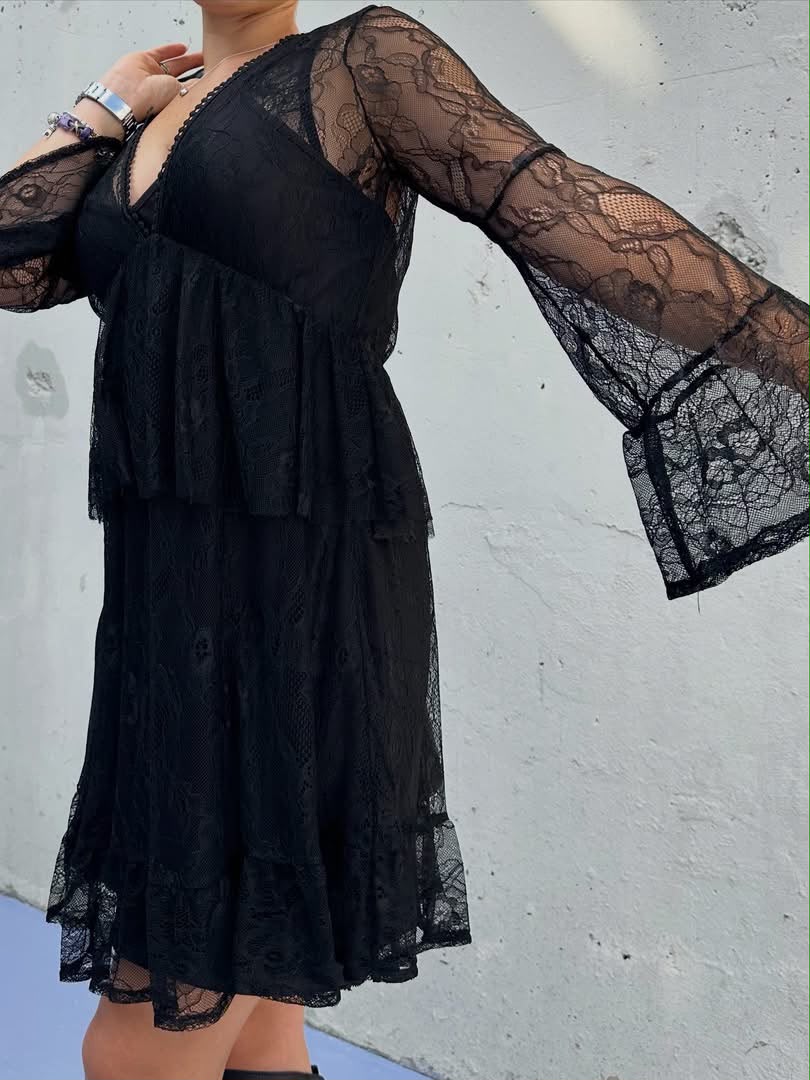 ABITO CORTO DONNA ARTIGLI CON BALZE IN PIZZO - COL. NERO